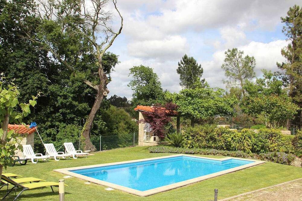 Casa da Boavista (Camélias de Basto-Turismo Rural) in Britelo, Gémeos e Ourilhe, Distrito de Braga
