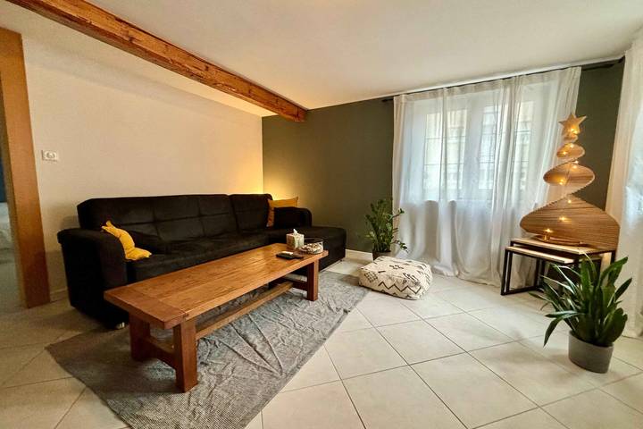 Gîte pour 3 personnes, avec terrasse, adapté aux familles à Bischheim