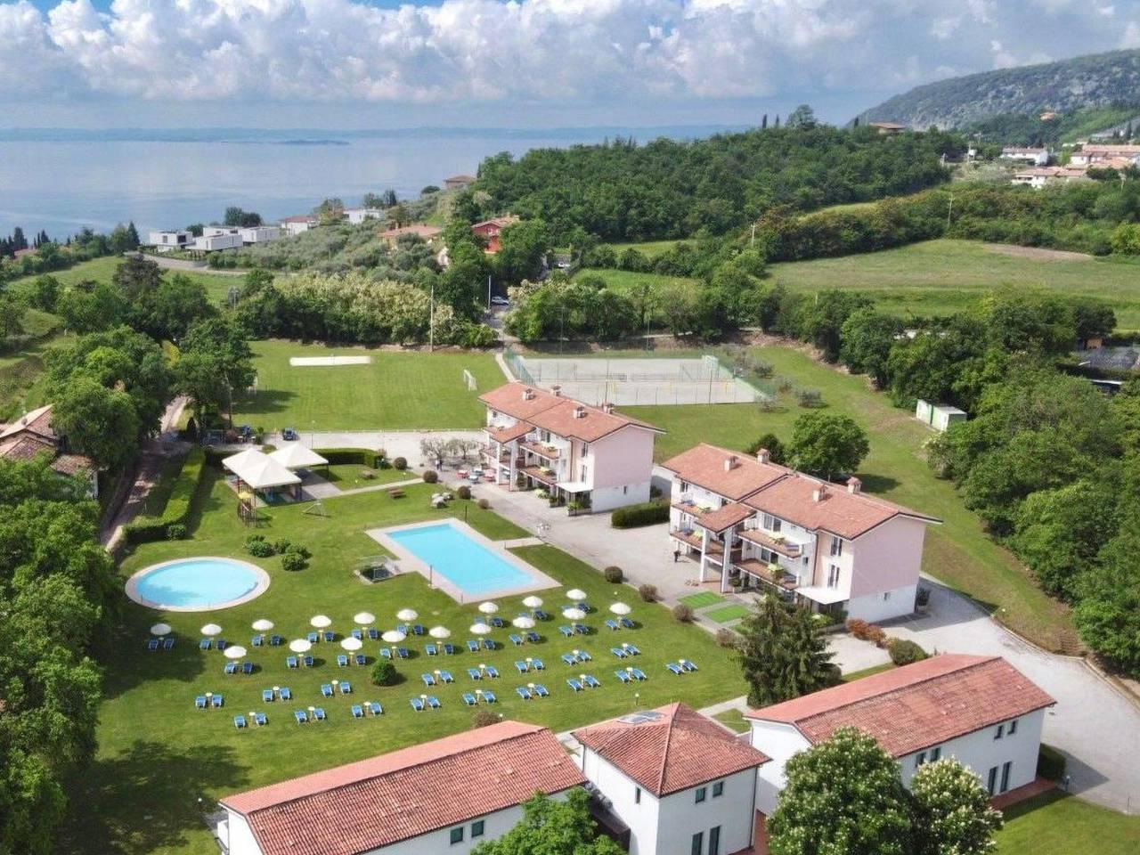 Ganze Wohnung, Wohnung in Costermano mit privatem Parkplatz in Costermano, Gardasee-Berge