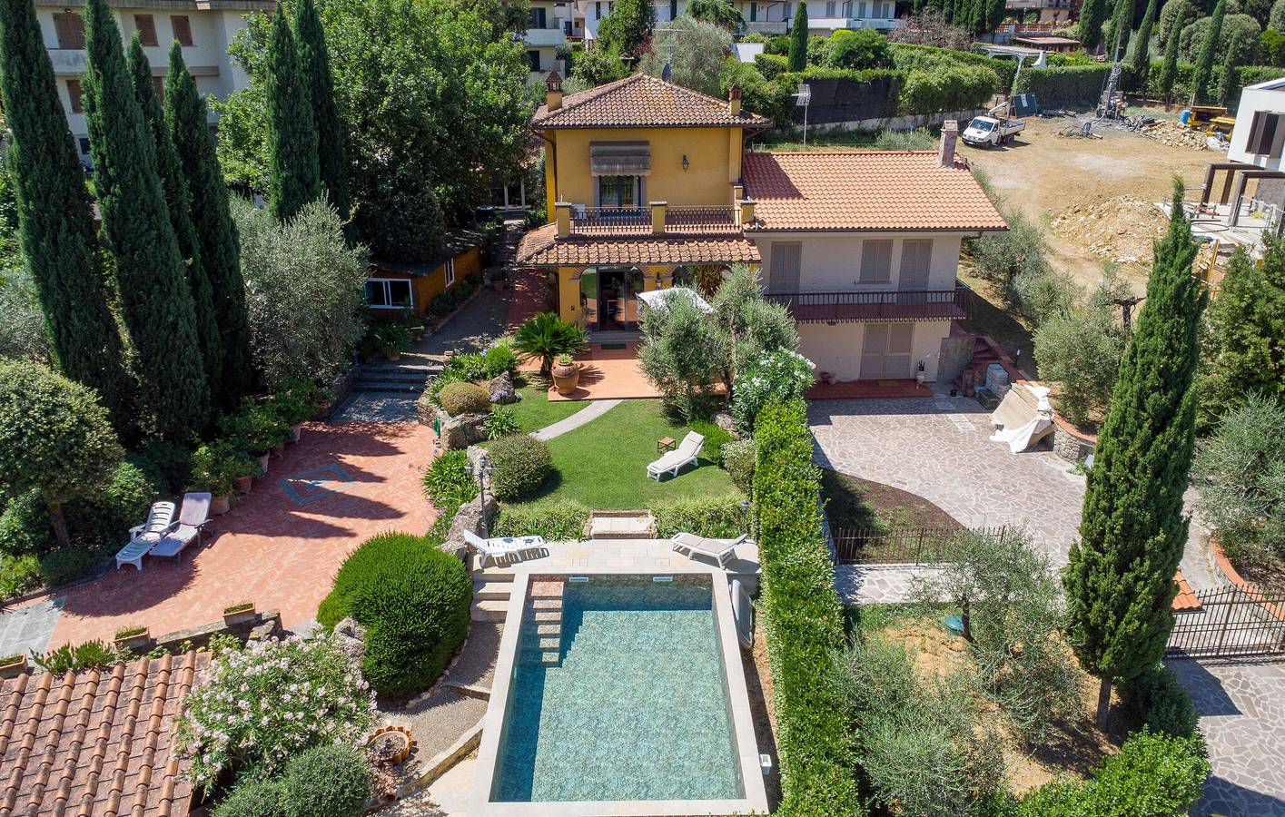 Geräumige 2BR Wohnung mit AC, Parkplatz, Garten & WiFi - 2km von der Stadt in Carmignano, Prato Provinz