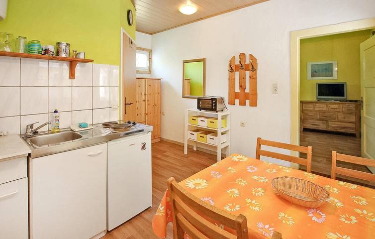 Gemütliche Wohnung mit Terrasse & Garten bei Hüttensee in Zechlinerhütte, Rheinsberg