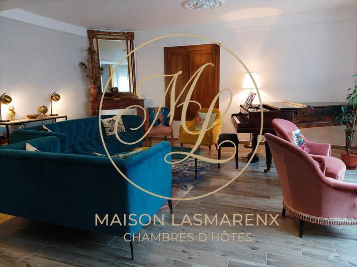 Chambre d’hôte pour 3 personnes, avec piscine ainsi que jardin et vue