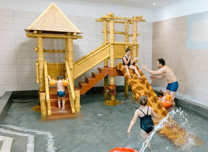 Club vacances pour 4 personnes, avec jardin et piscine ainsi que bassin pour enfant et jacuzzi en Normandie - 3