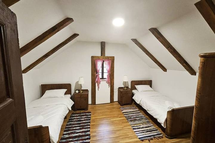 Charm of Tradition: A Cozy Wooden House in the Heart of Croatian Zagorje in Condado de Krapina-Zagorje