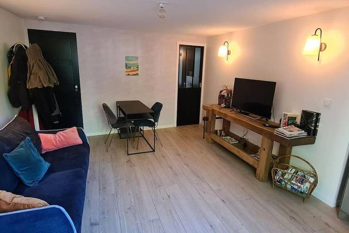 Location de vacances pour 10 personnes, avec terrasse ainsi que vue et jardin à Saint-Jean-le-Thomas - 4