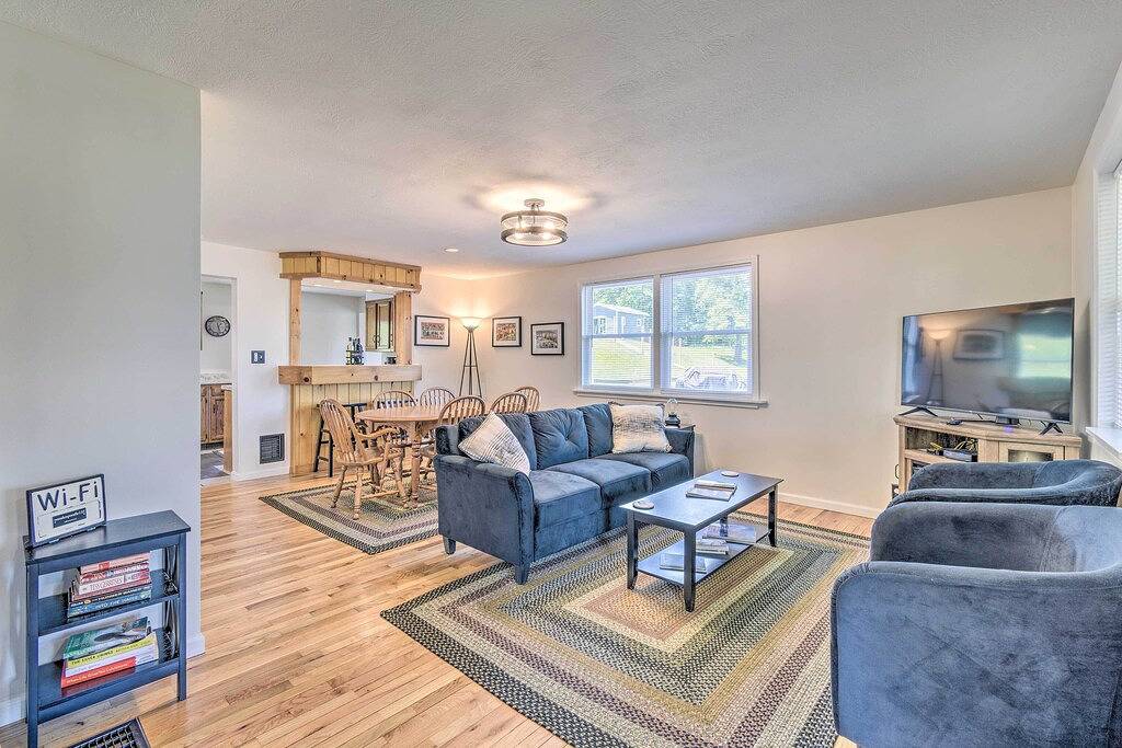 Watkins Glen Lakeview Cottage w/ Waterfall! in Seneca Lake