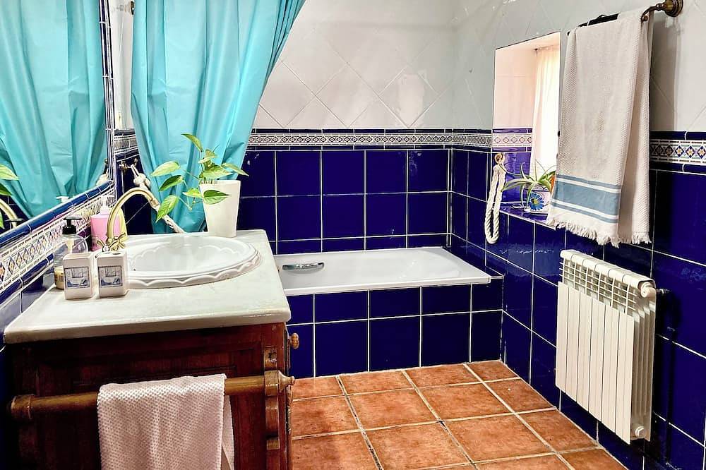 Magnifica finca de recreo a 45 m de Madrid Centro. in Ambite, La Alcarria