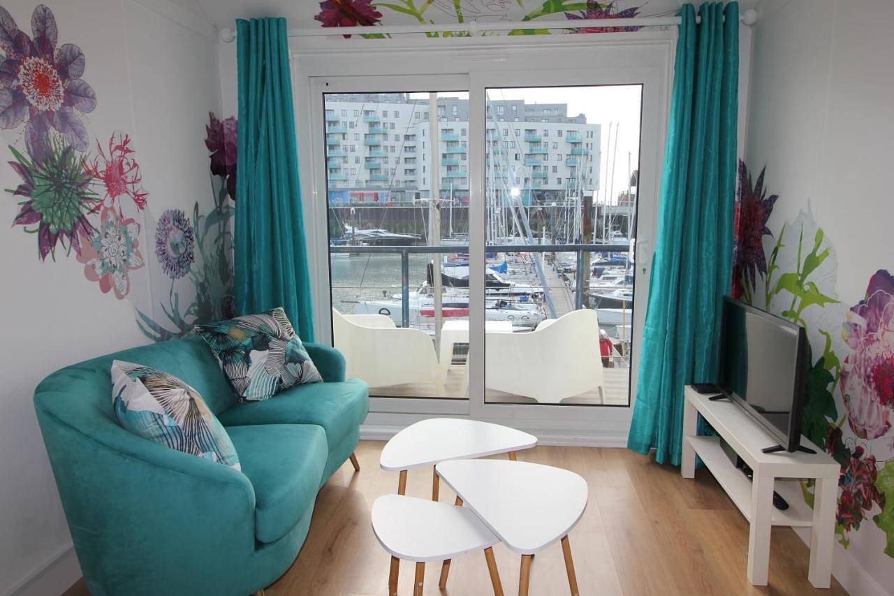 Entire apartment, Chic apartment in the heart of Brighton Marina in Brighton Marina, Brighton