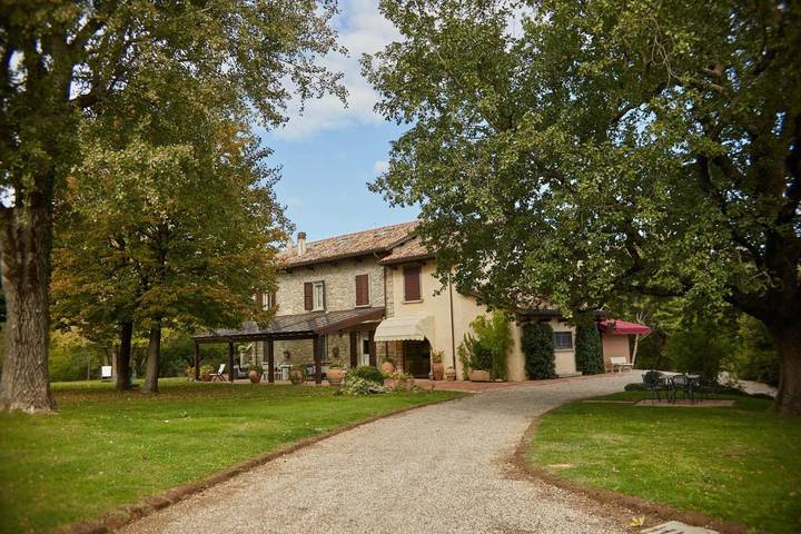 Gîte pour 2 personnes, avec jardin ainsi que vue et terrasse dans Castrocaro Terme