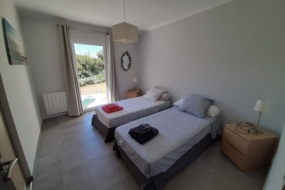 Air-conditioned house with garden close to beaches in Farinole, Calvi region