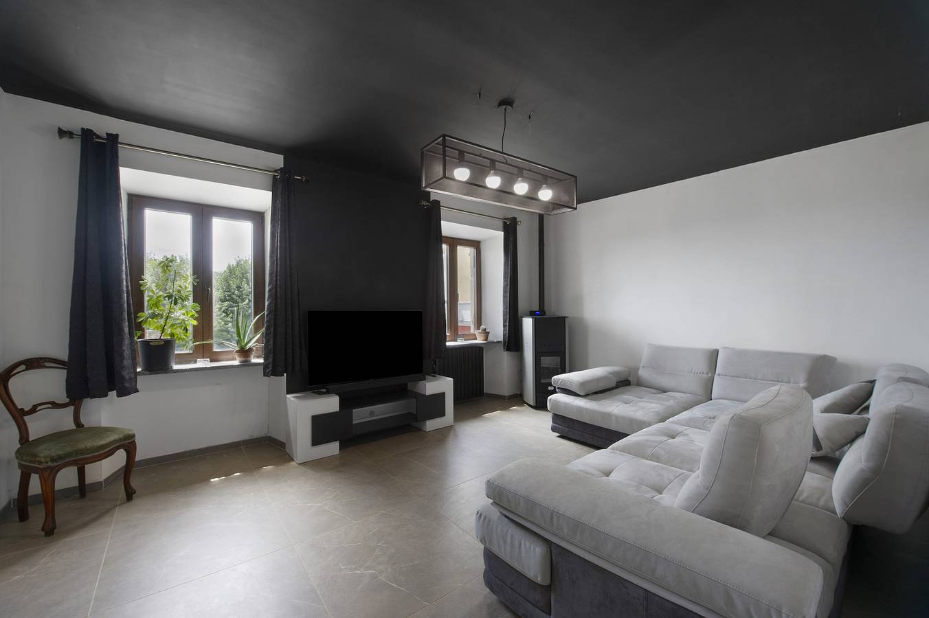 Ganze Wohnung, Wohnung in einer Villa in Valdilana, Walliser Alpen