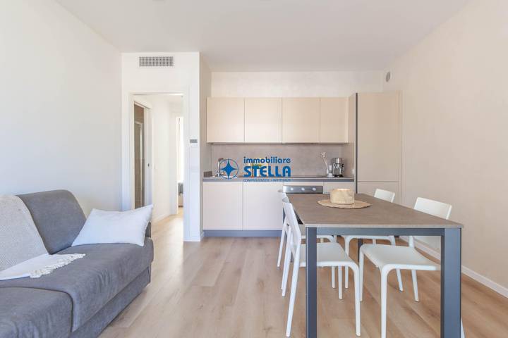 Entire apartment, *Wave Island Resort E1* [ pool & free park ] in Lido di Jesolo, Jesolo-City