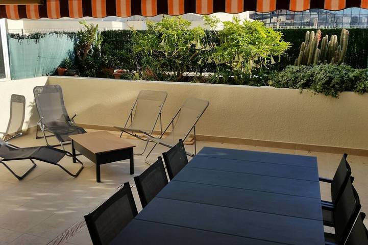 Gîte pour 4 personnes, avec Terrasse ainsi que Jardin et Piscine dans Saint-Roch
