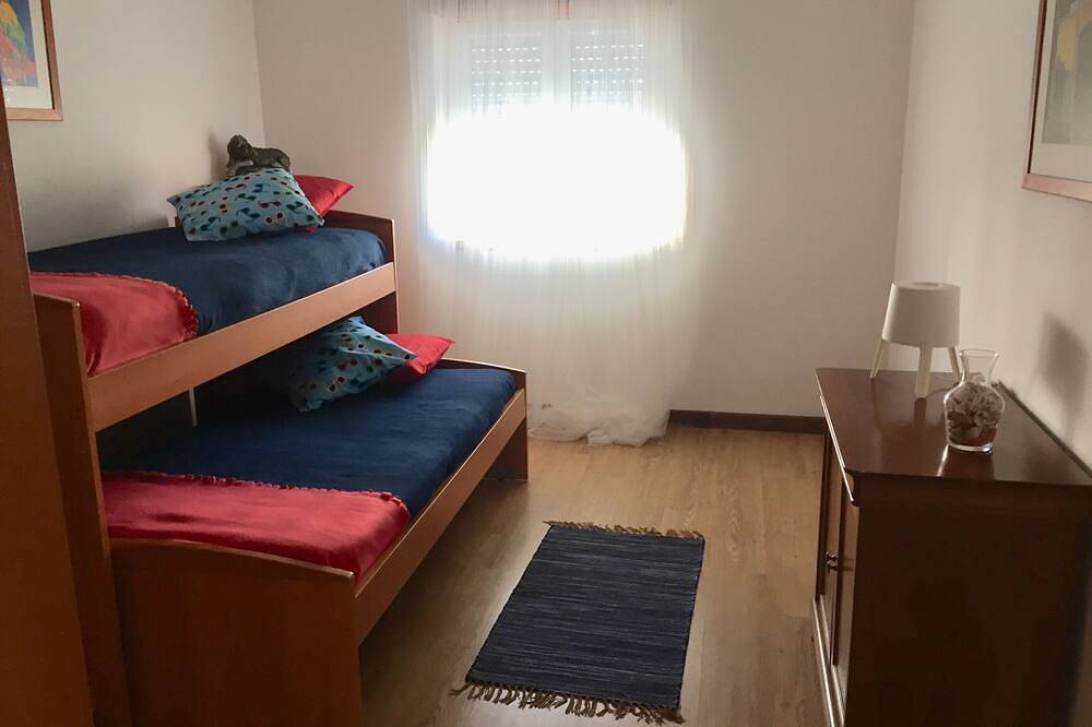 Entire apartment, Lovely Apartment with sea view and pool in Ericeira, Portugal in Praia da Foz do Lizandro, Ericeira