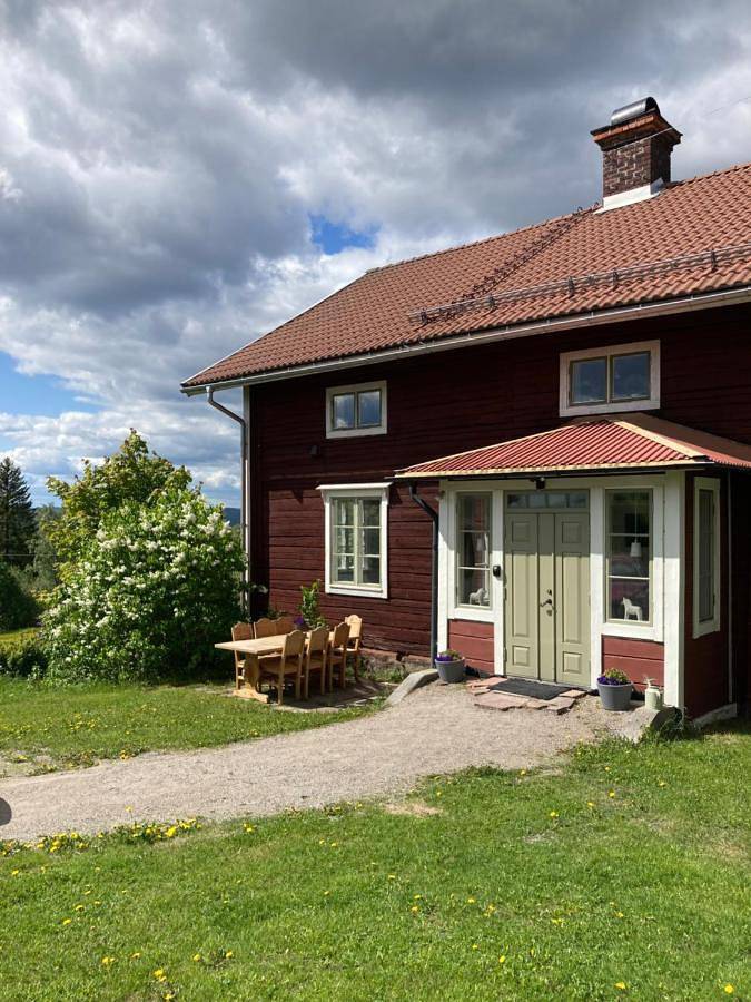 Hus för 12 Personer, med Terass samt Trädgård och Sjöutsikt och Utsikt i Falun