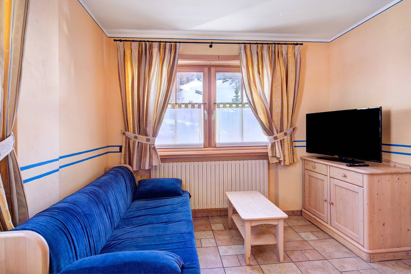 Entire apartment, Chalet Betty Apartment Sgembro with Mountain View in Livigno (Town), Livigno