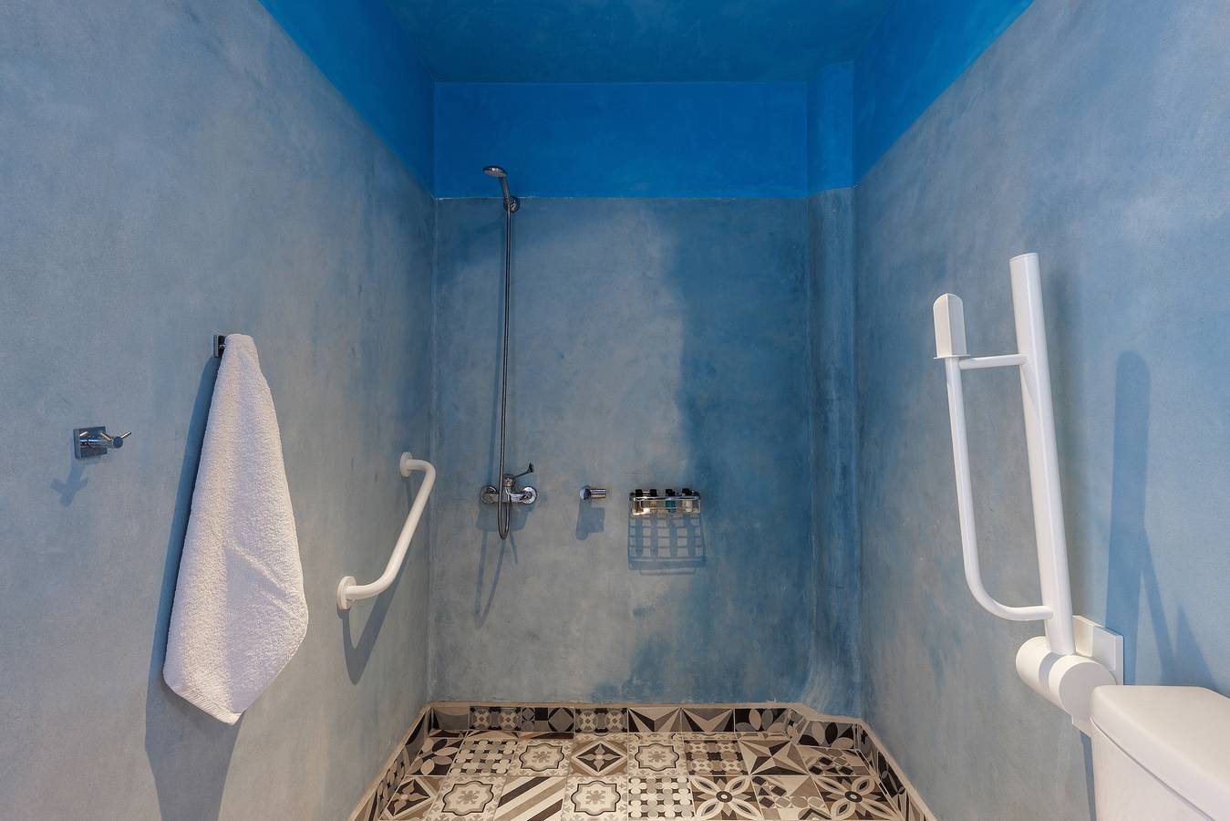 Villa - Sleeps 5 - Private Heated Pool-Parking in Santorini