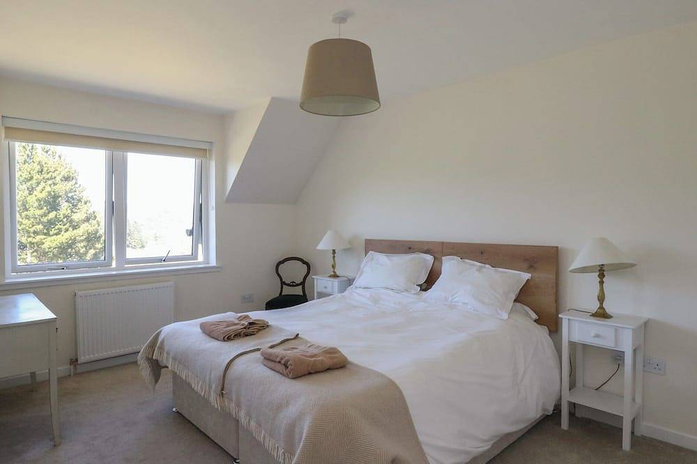 Sobrachan, family friendly, with hot tub in Kilmartin in Argyll & Bute