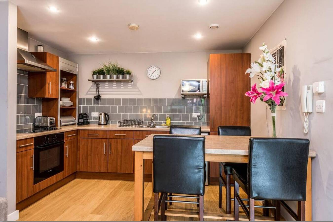 Entire apartment, Host Apartments York Place Apt in Liverpool, Merseyside