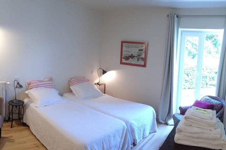 Gîte pour 3 personnes, avec Terrasse ainsi que Jardin et Piscine à Jurançon - 3