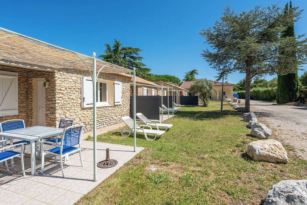 Ganze Wohnung, Small T2 cottage in provencal style in La Roque-sur-Pernes, Vaucluse