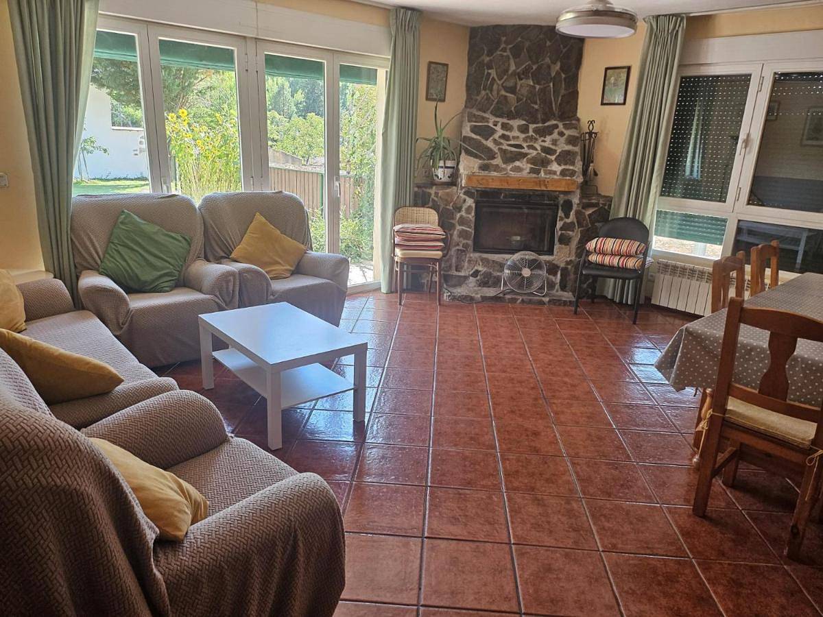 Four-Bedroom House in Soria, Provincia de Soria