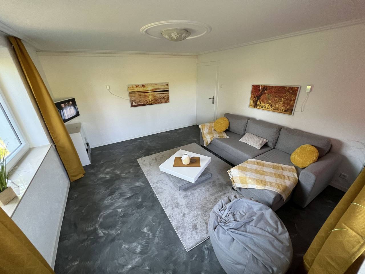 Entire apartment, Apartment 'Ferienwohnung Südlicht' with Private Terrace, Shared Garden and Wi-Fi in Wangen, Region Bodensee-Oberschwaben