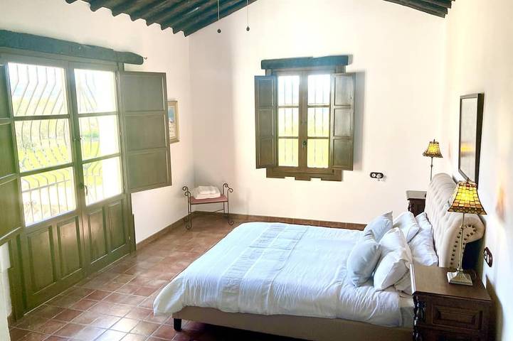 Beautiful Country House with Pool and Scenic Mountain Views in Ronda, Serranía de Ronda