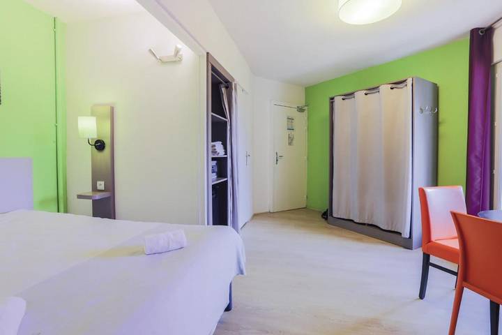 Parc de vacances pour 4 personnes, avec terrasse en Auvergne - 3