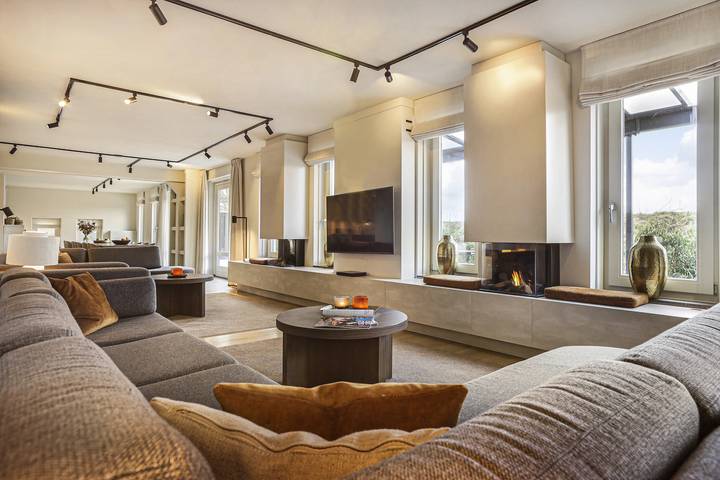 Ferienhaus für 18 Personen, mit Terrasse und Balkon/Terrasse sowie Sauna