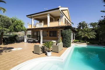 Villa pour 9 personnes, avec balcon et jardin à Taormina
