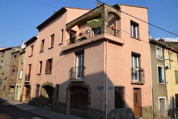 Gîte pour 8 personnes, avec balcon à Estagel