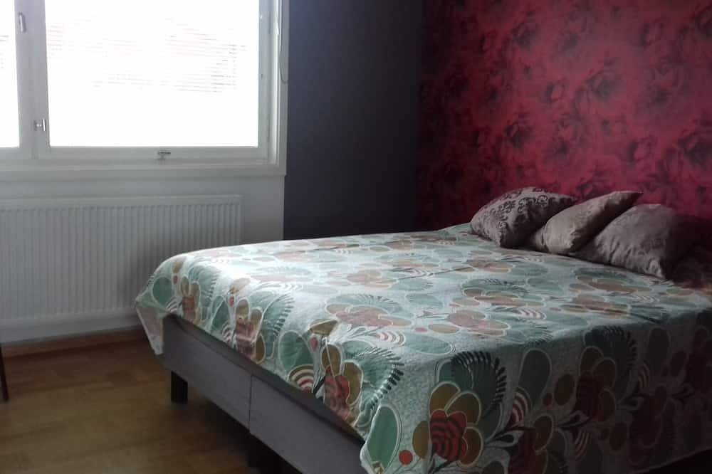 Haus mit herrlichem Landschaftsblick über dem Polarkreis im Herzen von Laponia in Lappland (Schweden)