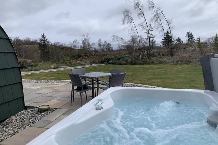 Glamping for 4 people, with Hot tub and Terrace as well as Garden in Oban