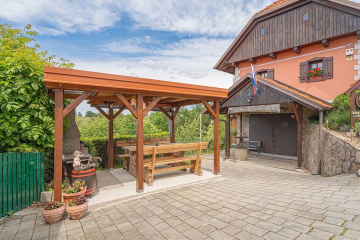 Location de vacances pour 5 personnes, avec terrasse et vue sur le lac, adapté aux familles en Slovénie - 2