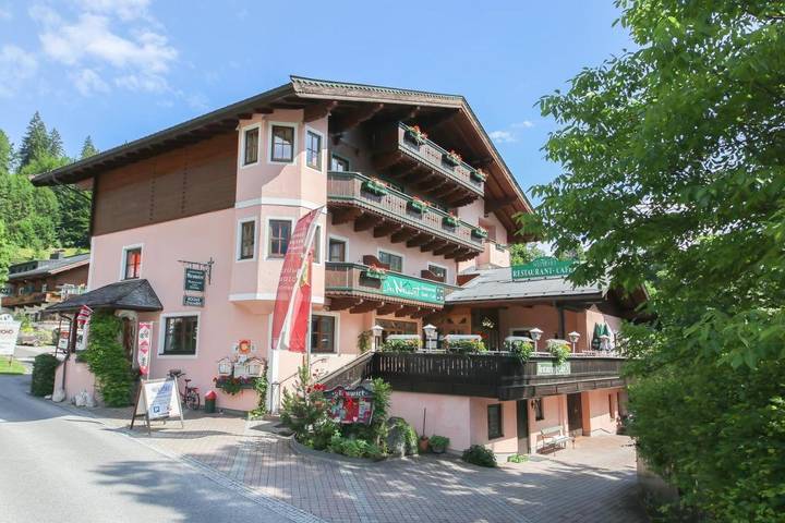 Hotel für 2 Personen, mit Balkon und Terrasse sowie Ausblick in Almenwelt lofer (Bundesland salzburg)