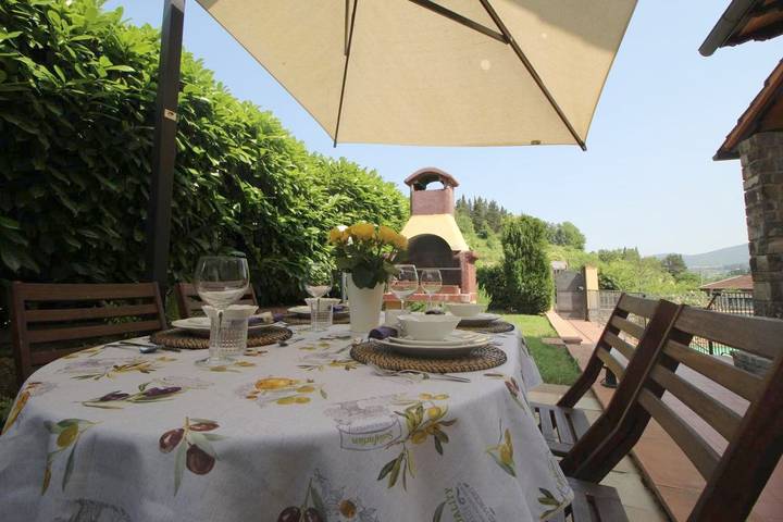 Location de vacances pour 4 personnes, avec piscine ainsi que vue et jardin à Greve In Chianti - 2