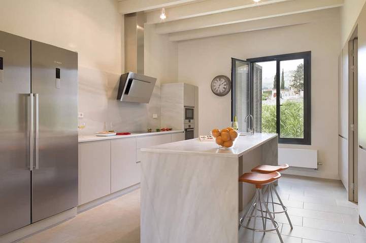 Gîte pour 10 personnes, avec piscine et jardin à Alella - 4