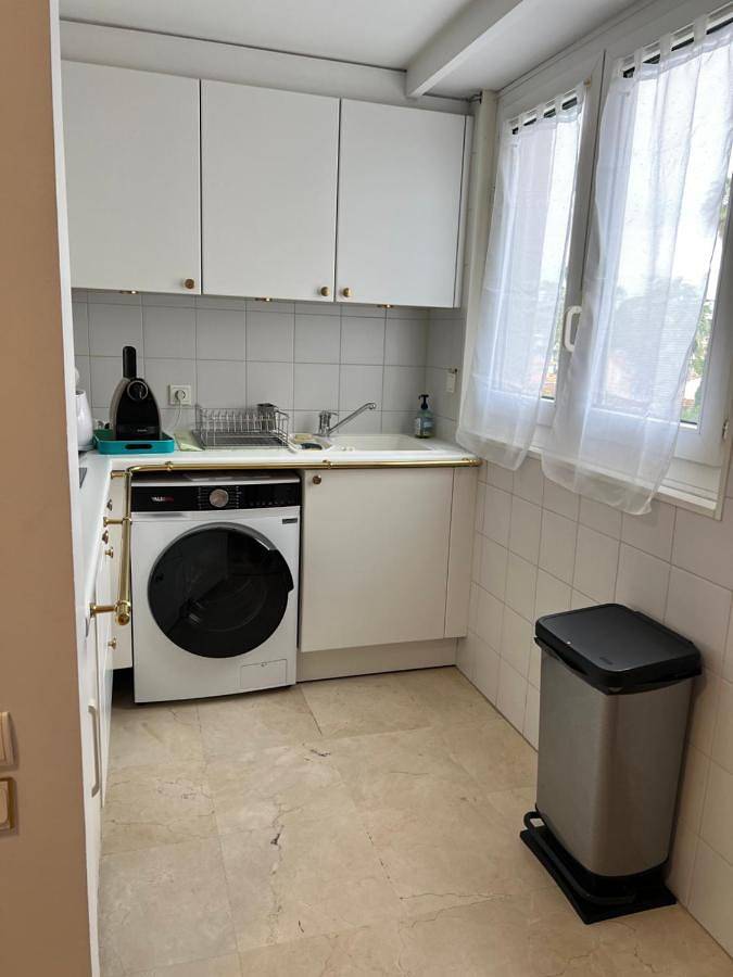 Gîte pour 2 personnes, avec balcon et sauna ainsi que jacuzzi et piscine dans Golfe-Juan - 4