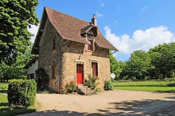 Gîte pour 3 personnes, avec jardin dans Rilhac-Rancon