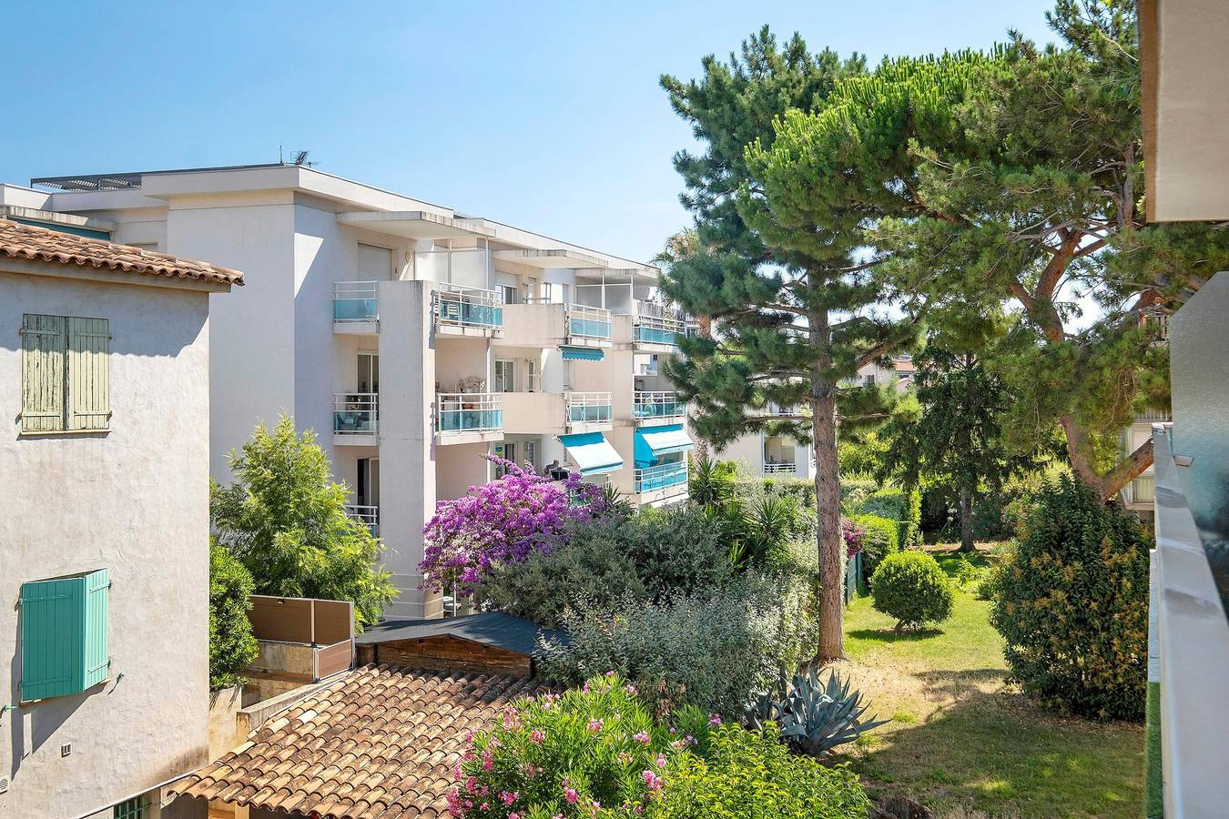 Studio entier, Studio « Les Jacinthes Proche Mer » avec balcon, Wi-Fi et climatisation in Cros de Cagnes, Cagnes-sur-Mer