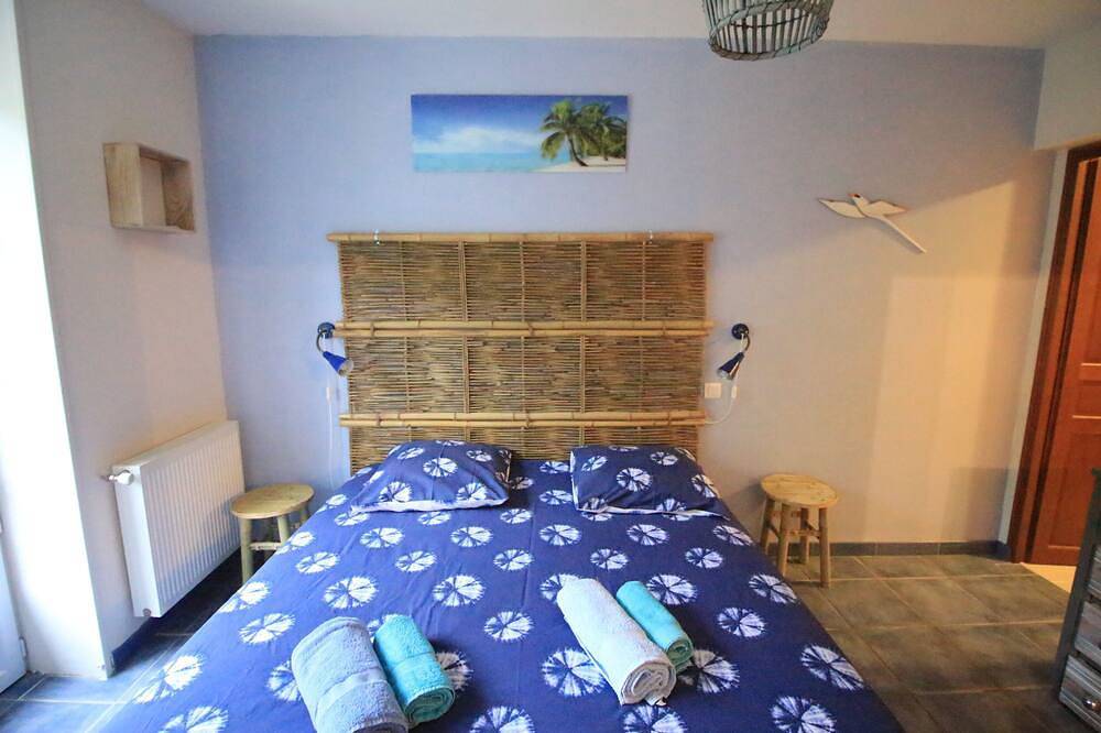 Périgord Noir, gezellige 4/6-persoons gîte, 2 slaapkamers, op mooi park met zwembad in Urval, Périgord Pourpre