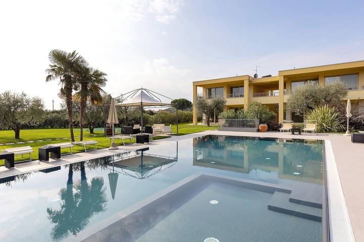 Holiday rental for 6 people, with Balcony and Garden in Bardolino
