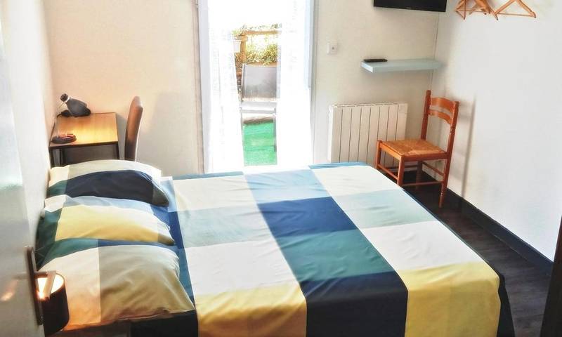 Location de vacances pour 2 personnes, avec terrasse à Chazelles - 3