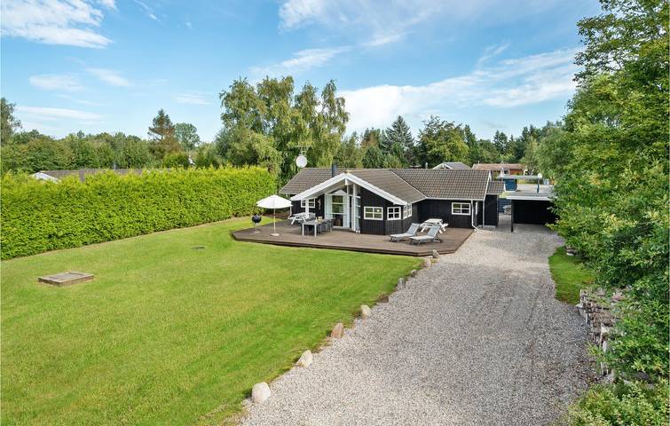 Ferienhaus für 6 Personen, mit Terrasse und Whirlpool sowie Sauna und Garten in Dannemare