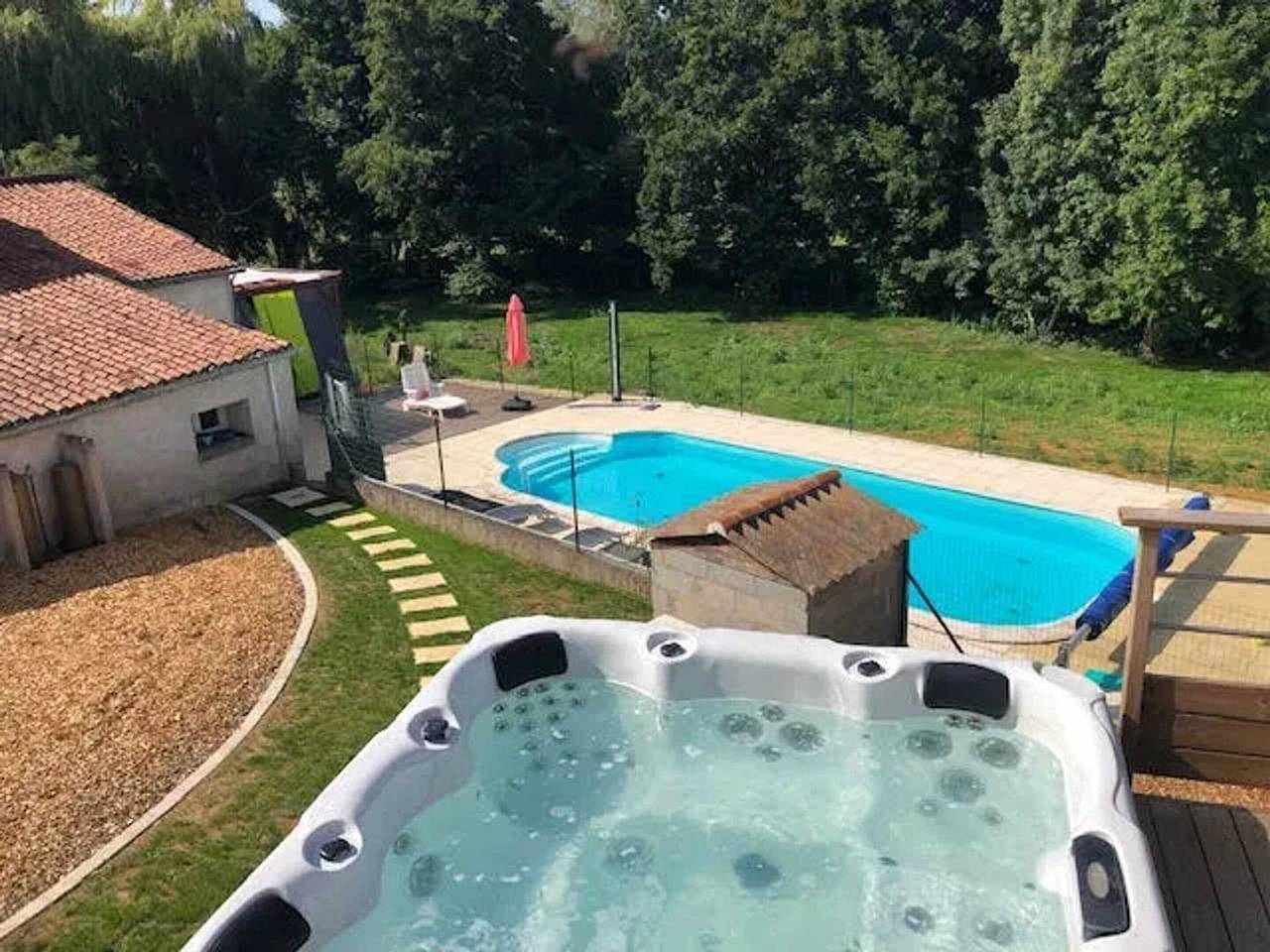 Acogedora casa con piscina en Chalandray in Chalandray, Vienne