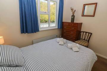 Holiday Home for 5 People in Mawgan Porth, Cornwall, Photo 2