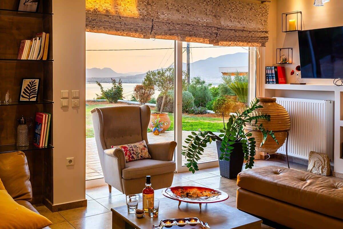 Sunset Paradise - Verga's Ultimate Seaview Getaway in Kalamata, Messenia