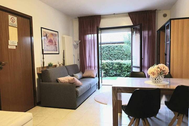 Ferienwohnung für 5 Personen, mit Balkon und Pool sowie Garten - 1