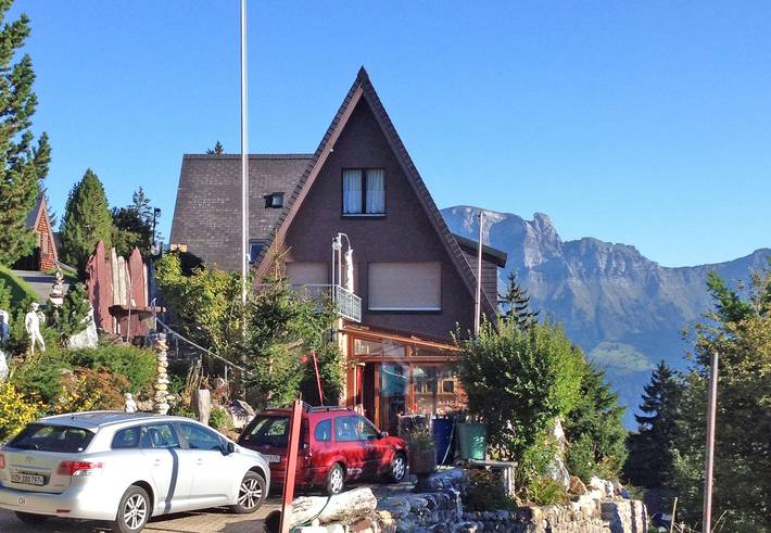 Ganze Ferienwohnung, Chalet Iris - 4 Zimmerwohnung mit Gartensitzplatz in Flumserberg, Flums